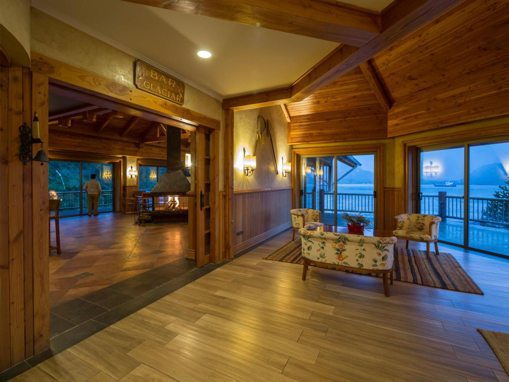 Loberias Del Sur Hotel Puerto Chacabuco Bagian luar foto